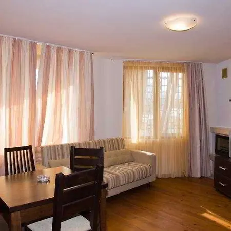 Redenka Apartmanhotel 3*