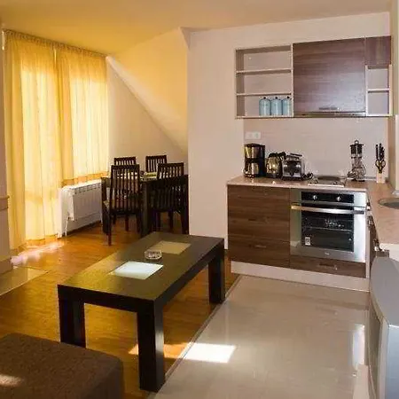 Redenka Apartmanhotel 3*