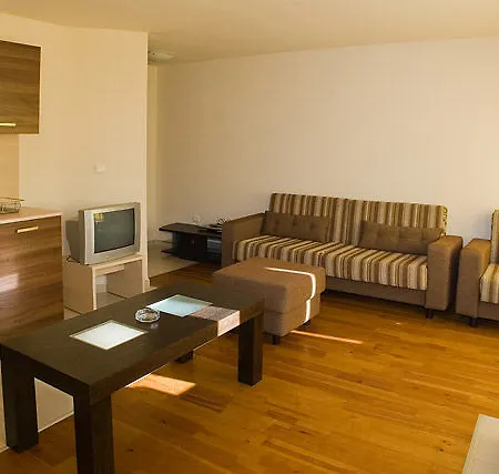 Redenka Apartmanhotel 3*